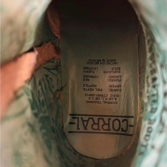 CORRAL WOMEN'S EXOTIC FULL PYTHON BOOTIES - SNIP TOE - Picture 4 of 6